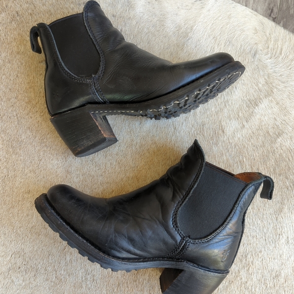 Frye Sabrina Chelsea in Black size 6 - Picture 7 of 7